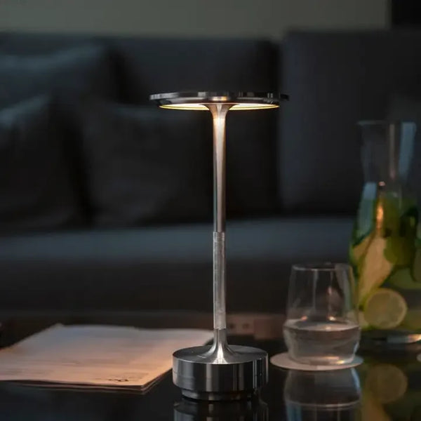 Designerska Lampa LED Tworząca Klimatyczne Światło