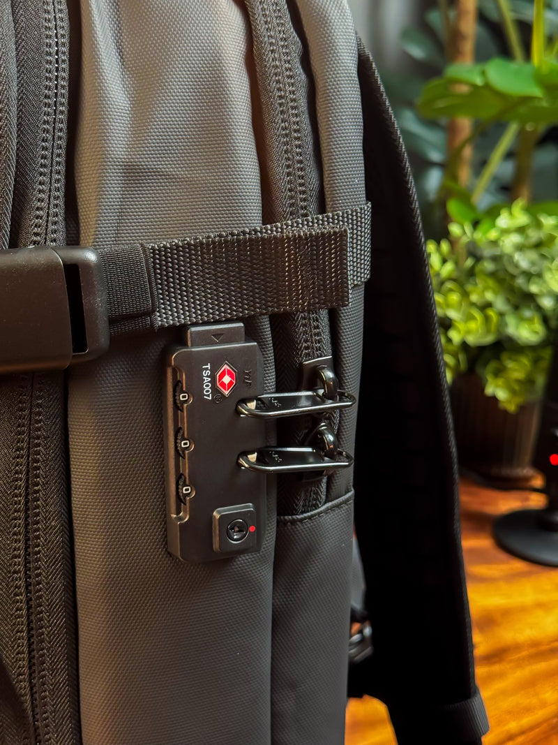 Plecak na Laptop 17" z Kompresją Próżniową Lekki i Przestronny