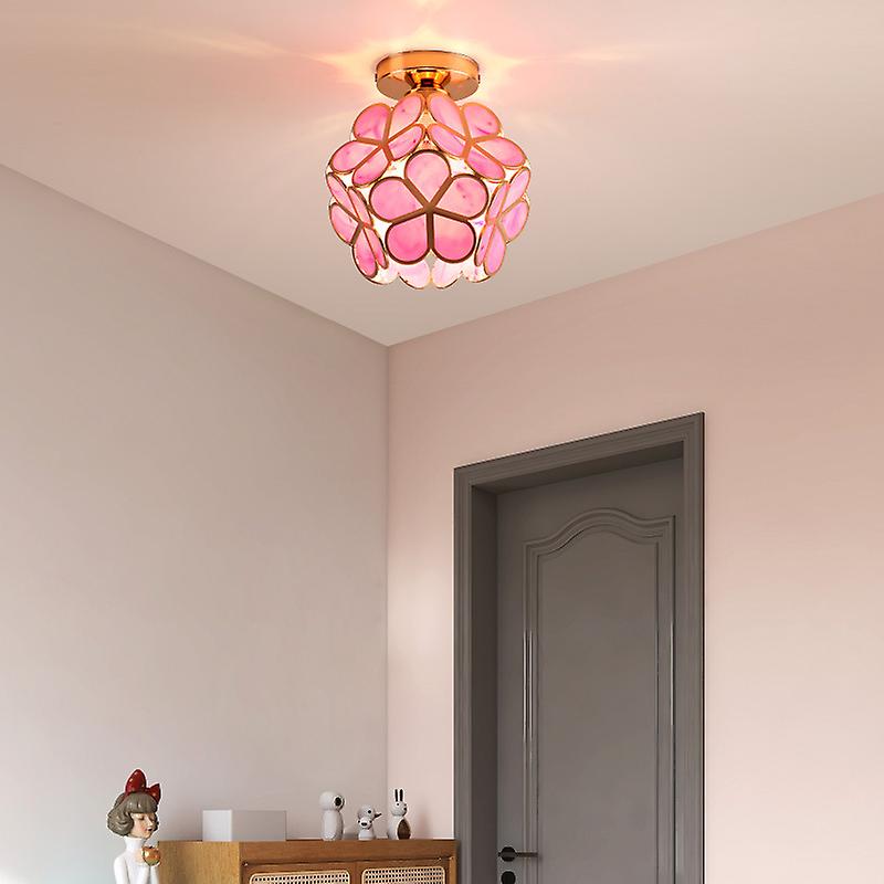 Lampa sufitowa w stylu kwiatowego designu