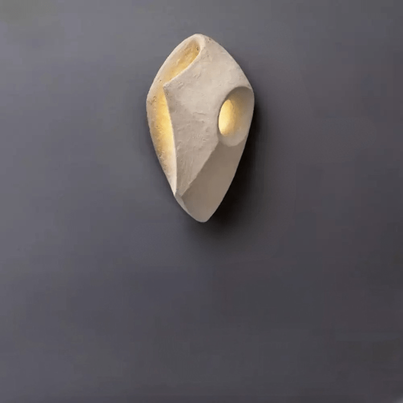 Minimalistyczna Lampa Ścienna z Estetyką Wabi-Sabi