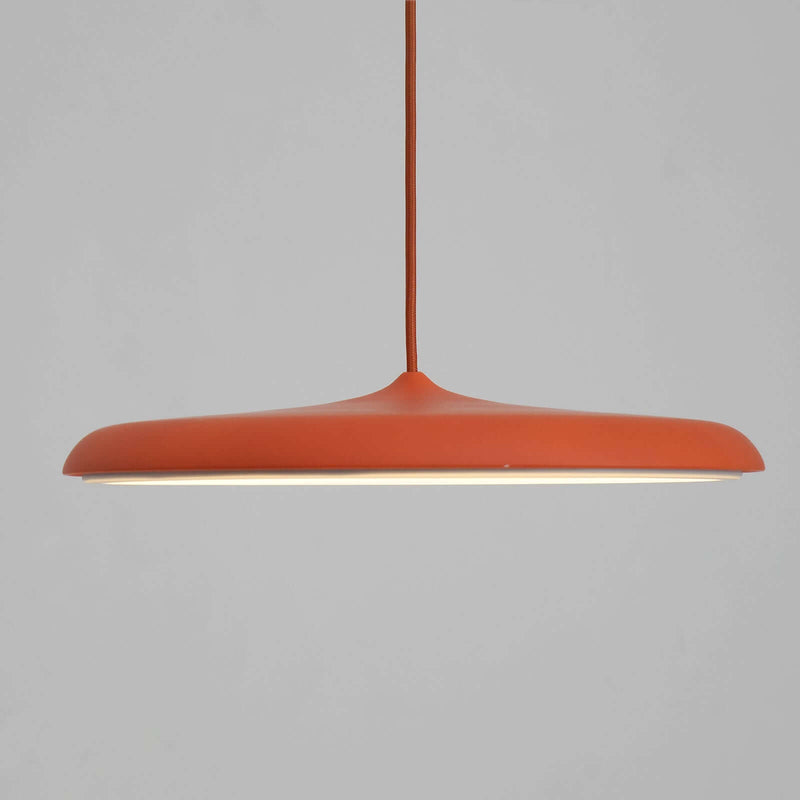 Wisząca Lampa o Prostej Formie do Nowoczesnych Wnętrz
