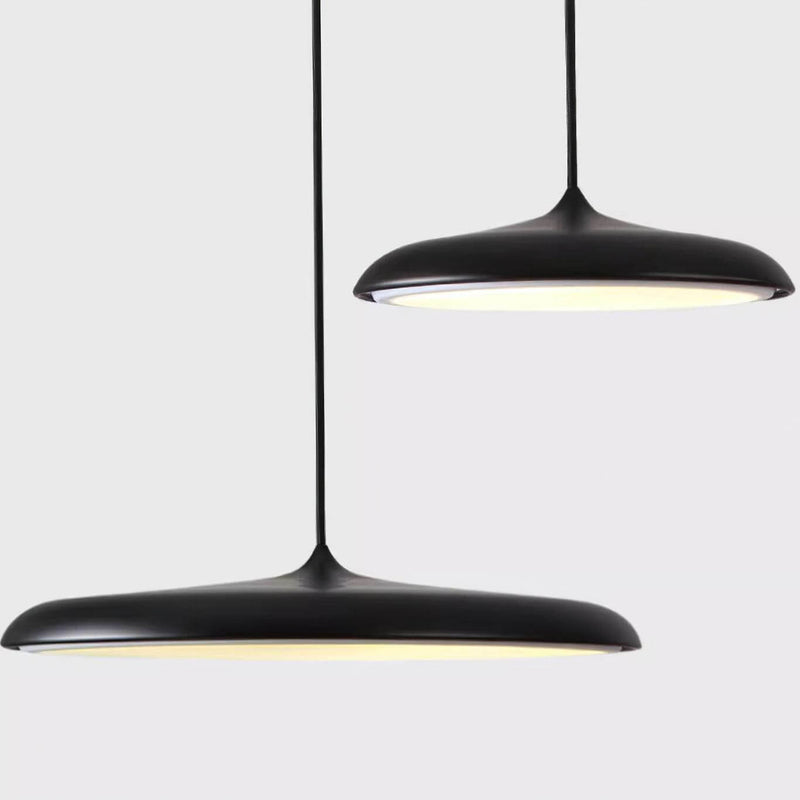 Wisząca Lampa o Prostej Formie do Nowoczesnych Wnętrz