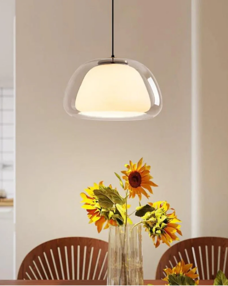 Elegancka Lampa w Formie Szklanej Kopuły z Kryształowym Akcentem