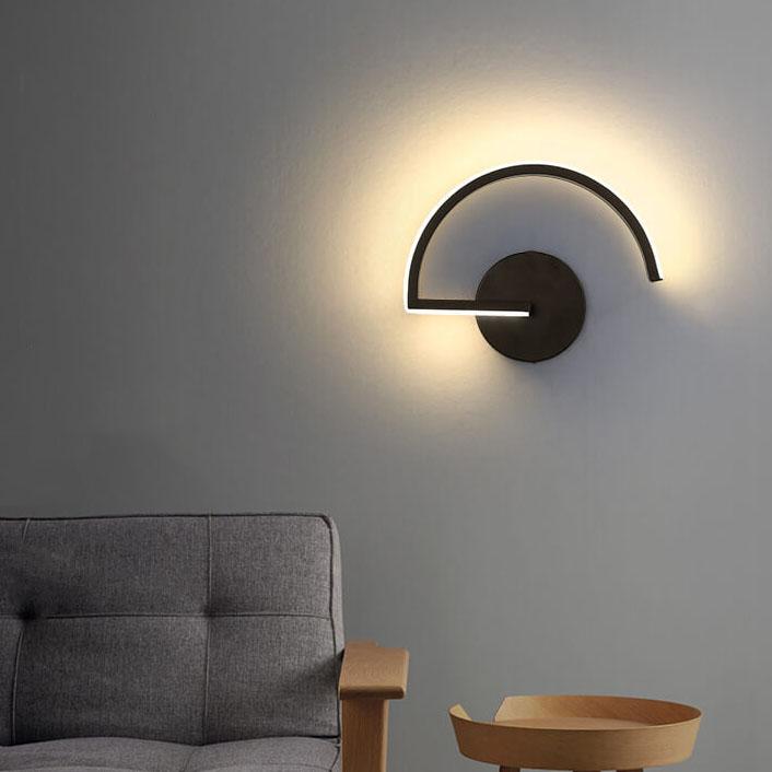 Zakrzywiona Lampa Ścienna z Aluminium w Nowoczesnym Stylu