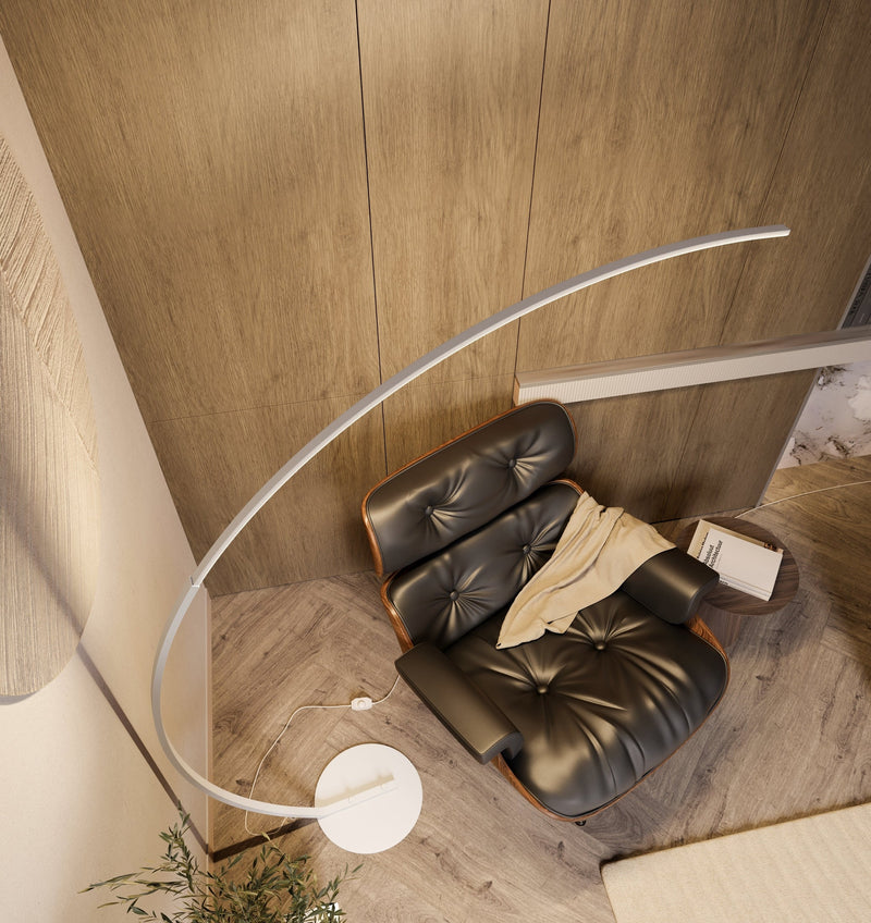 Lampa podłogowa LED z praktycznym włącznikiem nożnym