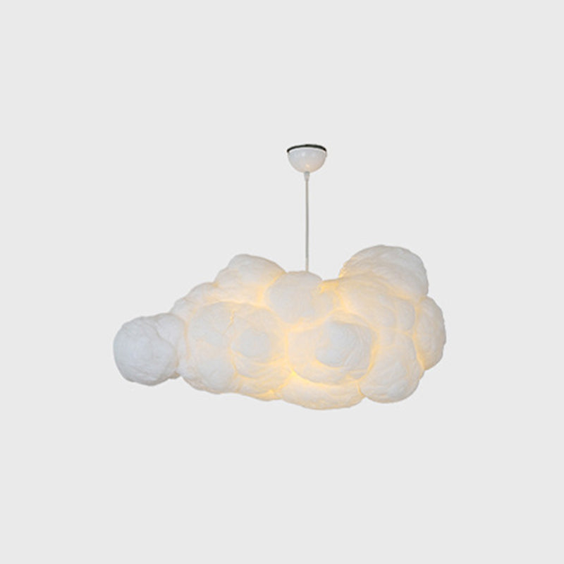 Stylowa lampa sufitowa z dwoma abażurami w kolorze białym