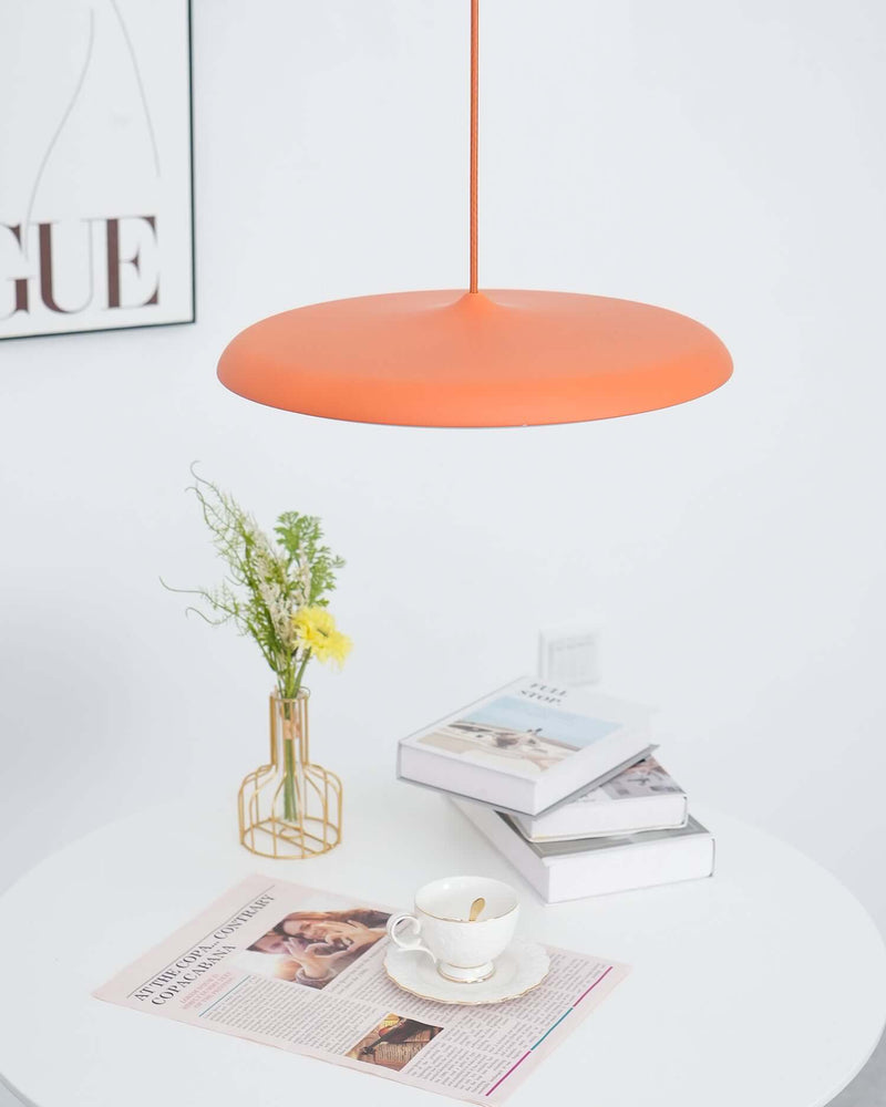 Wisząca Lampa o Prostej Formie do Nowoczesnych Wnętrz