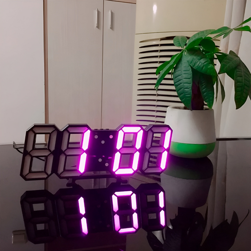 Zegar LED z cyfrowym designem i trójwymiarową głębią