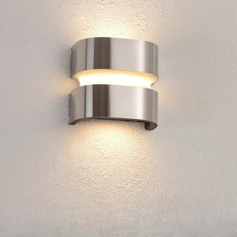 Trwała lampa ścienna LED do ogrodu i na taras