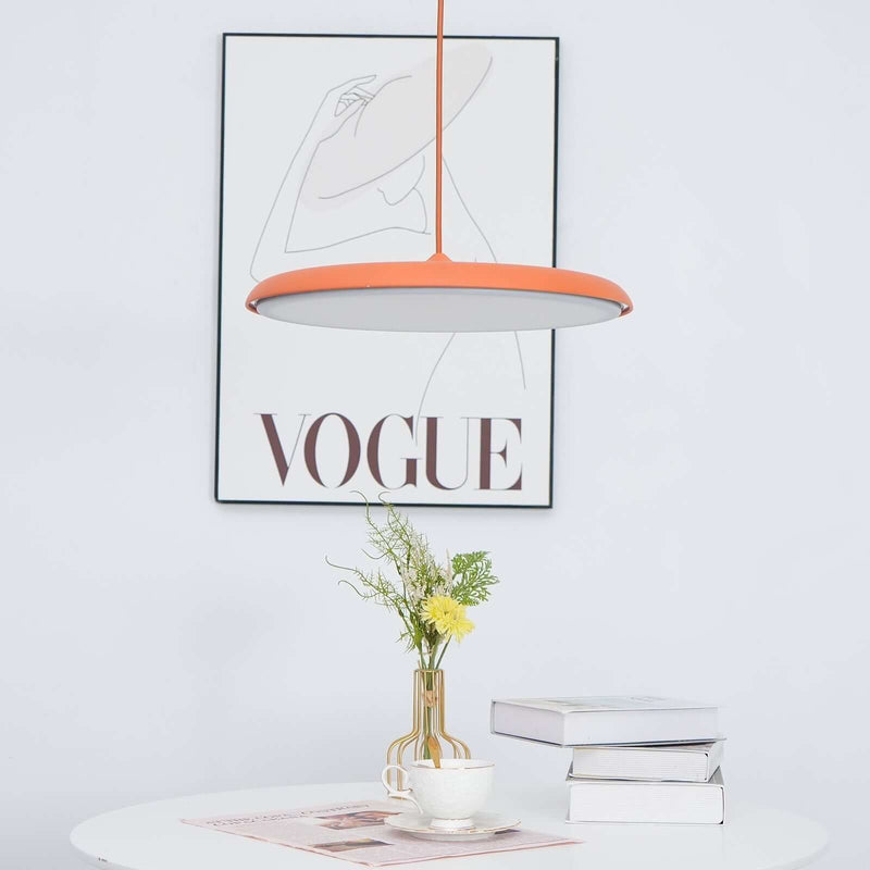 Wisząca Lampa o Prostej Formie do Nowoczesnych Wnętrz