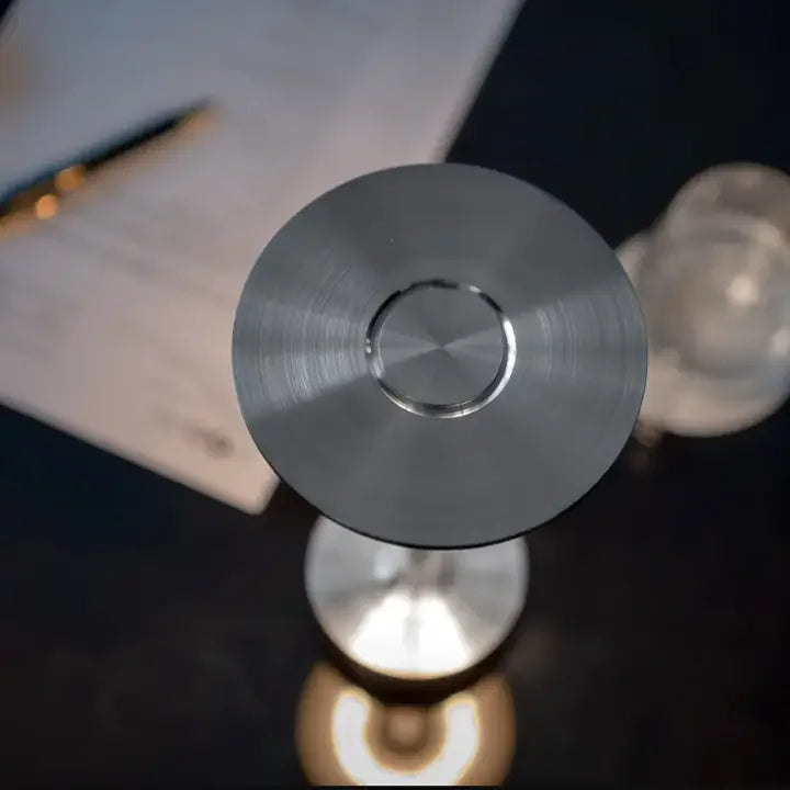 Designerska Lampa LED Tworząca Klimatyczne Światło