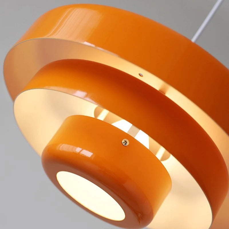 Nowoczesna lampa wisząca o eleganckim wyglądzie