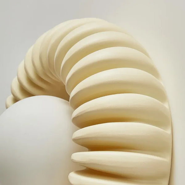 Nowoczesna lampa ścienna o wyrafinowanym stylu