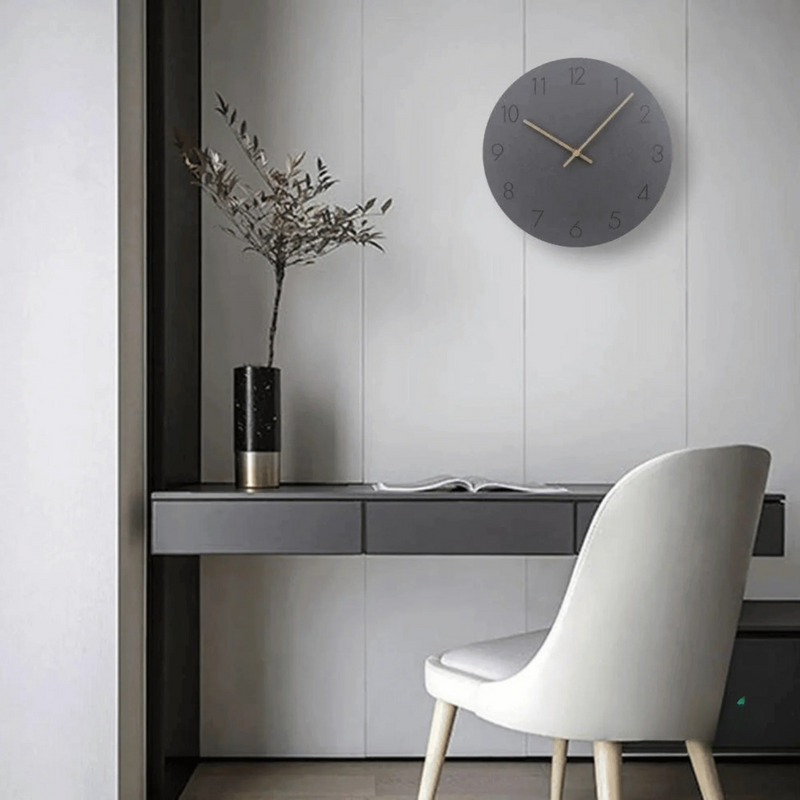 Drewniany zegar ścienny o minimalistycznym stylu i elegancji