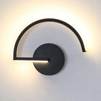 Zakrzywiona Lampa Ścienna z Aluminium w Nowoczesnym Stylu