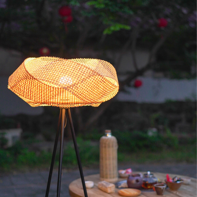 Bambusowa Lampa Podłogowa z Lniany Abażurem – Minimalistyczna Lampa Stojąca do Czytania i Salonu 2