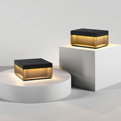 Stylowa zewnętrzna lampa solarna z matowym akrylowym kloszem