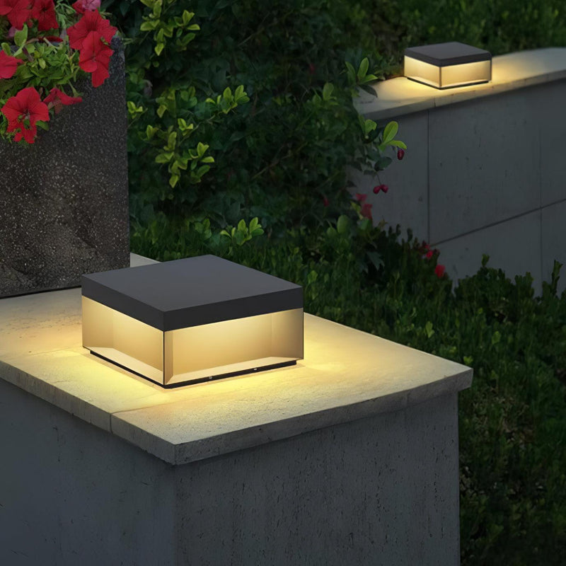 Stylowa zewnętrzna lampa solarna z matowym akrylowym kloszem