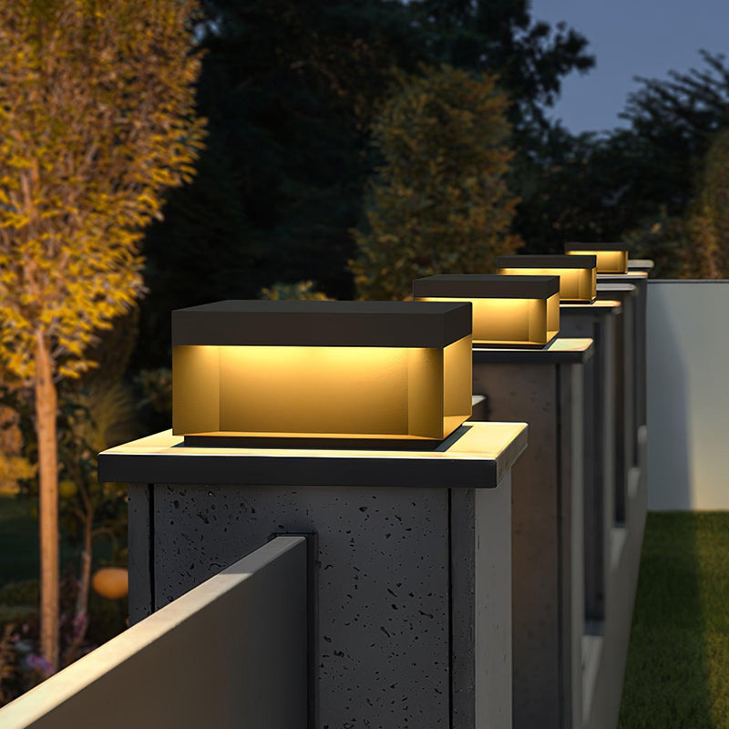 Stylowa zewnętrzna lampa solarna z matowym akrylowym kloszem