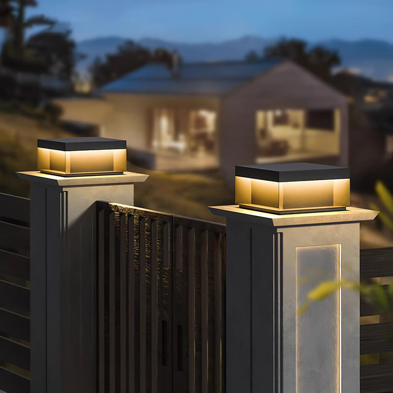 Stylowa zewnętrzna lampa solarna z matowym akrylowym kloszem