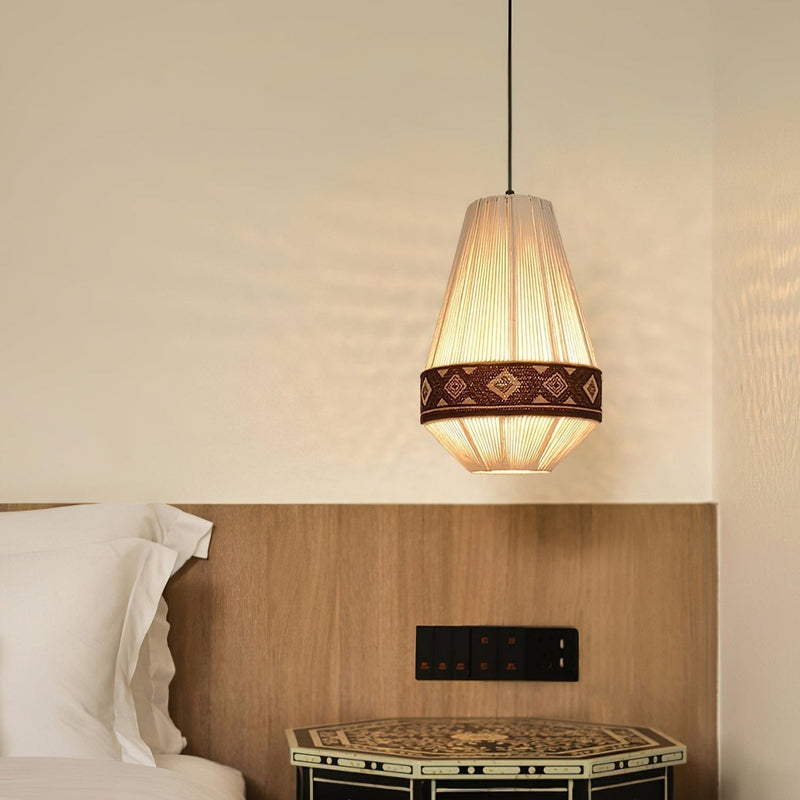 Stylowa Lampa Wisząca z Elementami Boho Artystyczny Design i Subtelne Światło