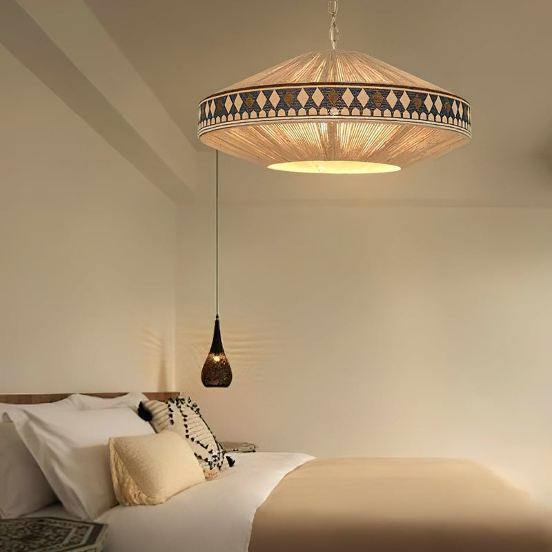 Stylowa Lampa Wisząca z Elementami Boho Artystyczny Design i Subtelne Światło