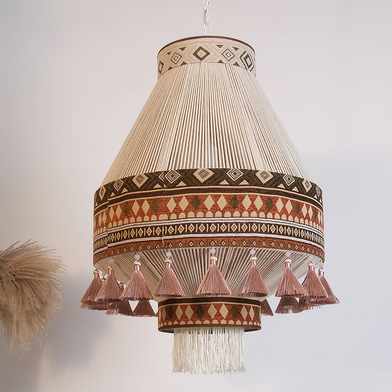Stylowa Lampa Wisząca z Elementami Boho Artystyczny Design i Subtelne Światło