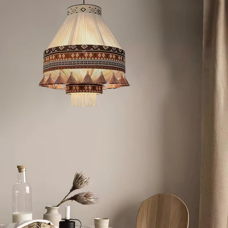 Stylowa Lampa Wisząca z Elementami Boho Artystyczny Design i Subtelne Światło