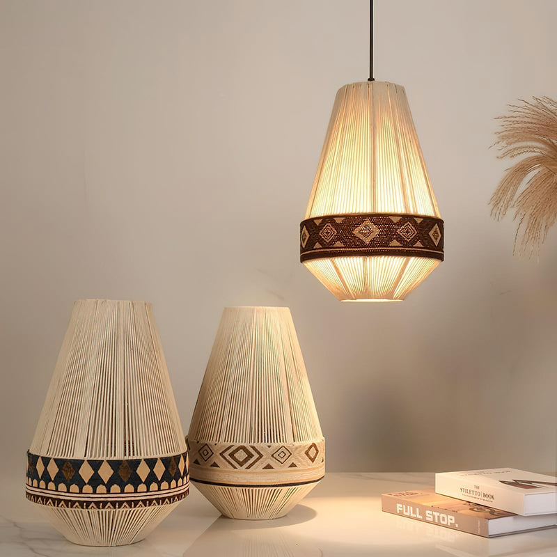 Stylowa Lampa Wisząca z Elementami Boho Artystyczny Design i Subtelne Światło