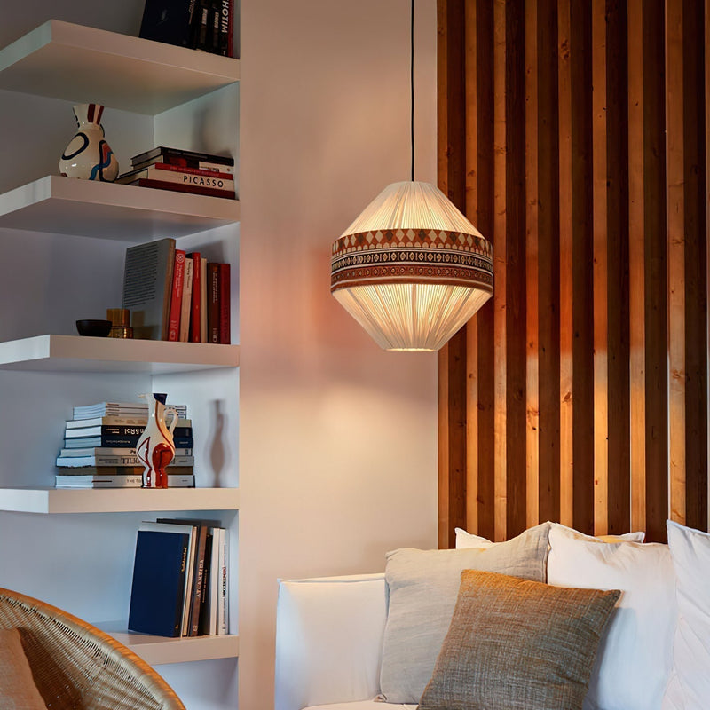 Stylowa Lampa Wisząca z Elementami Boho Artystyczny Design i Subtelne Światło