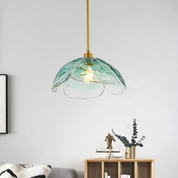 Nowoczesna Lampa w Kształcie Kwiatu Połączenie Sztuki i Funkcjonalności