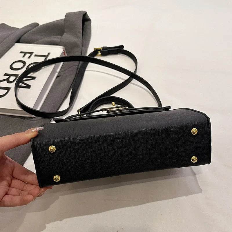 Elegancka Torebka ze Skóry Naturalnej z Funkcją Crossbody i Klasycznym Szykiem