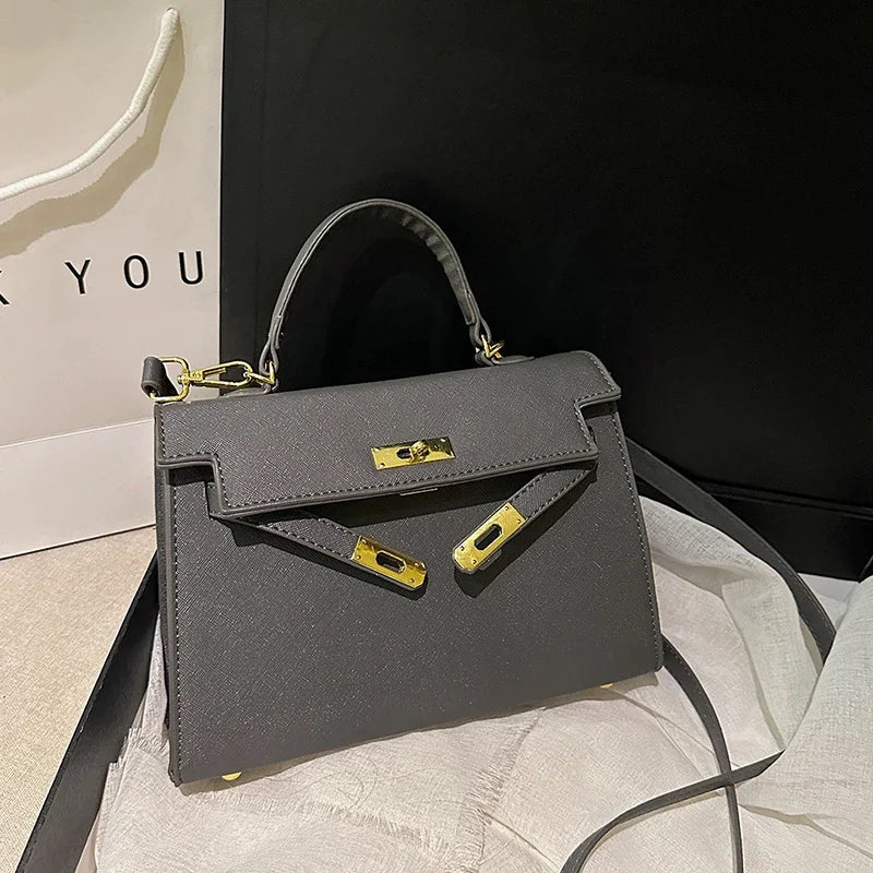 Elegancka Torebka ze Skóry Naturalnej z Funkcją Crossbody i Klasycznym Szykiem