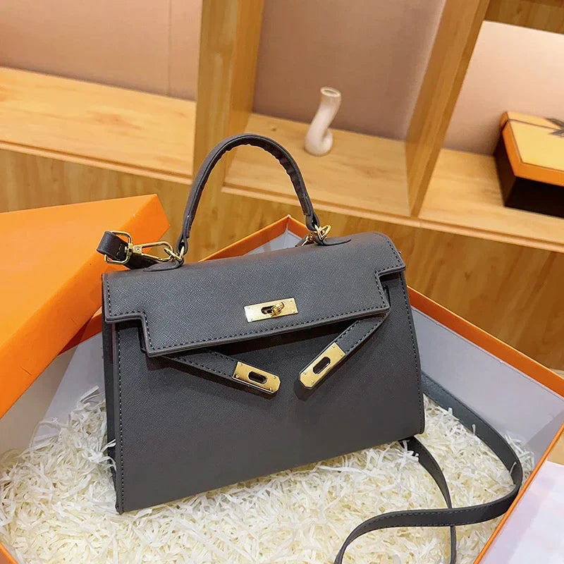 Elegancka Torebka ze Skóry Naturalnej z Funkcją Crossbody i Klasycznym Szykiem