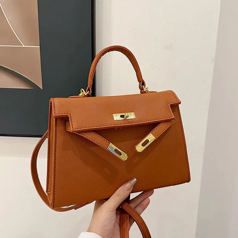 Elegancka Torebka ze Skóry Naturalnej z Funkcją Crossbody i Klasycznym Szykiem