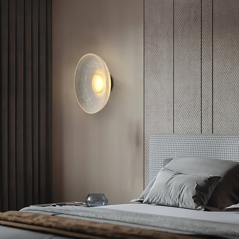 Żywiczna Lampa na Ścianę o Artystycznym Charakterze
