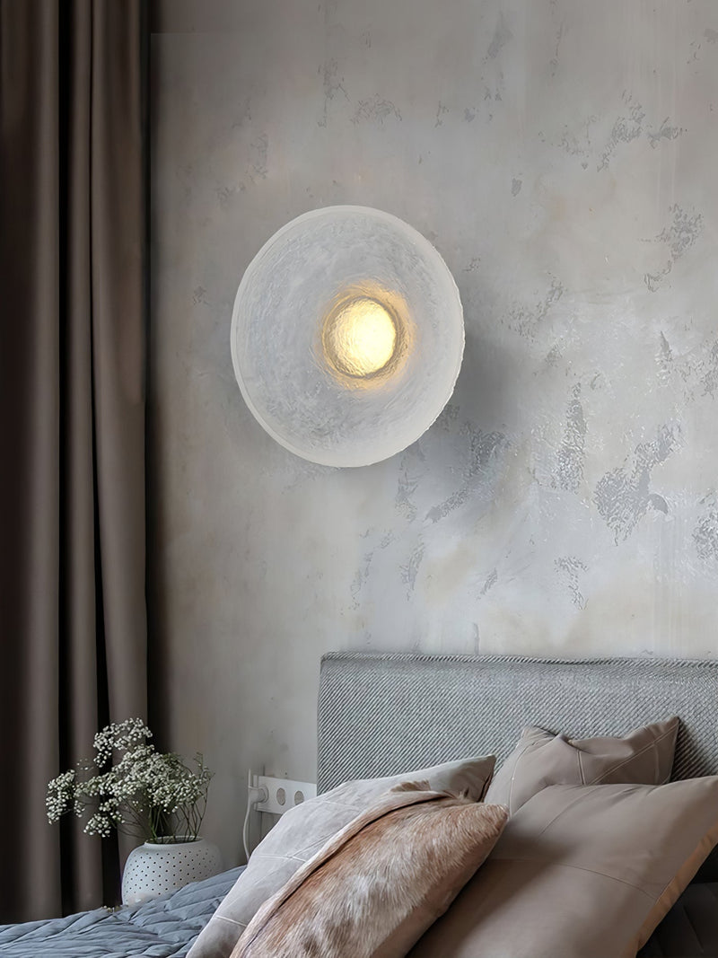 Żywiczna Lampa na Ścianę o Artystycznym Charakterze