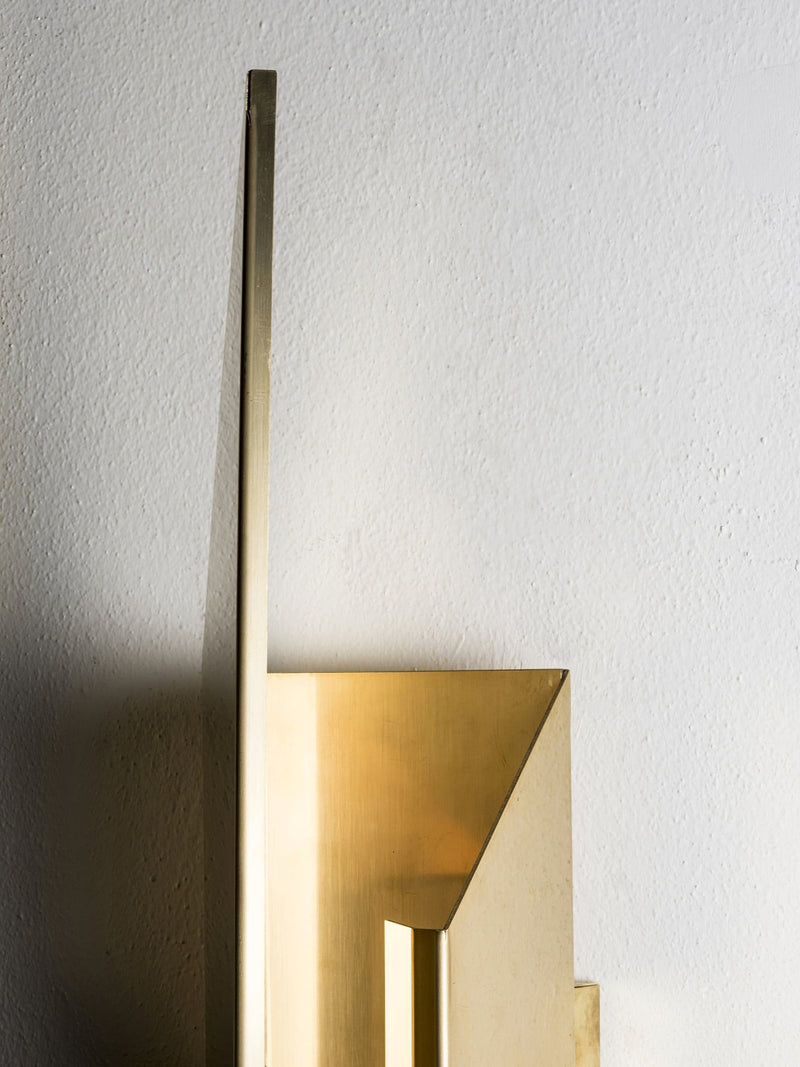 Minimalistyczna Lampa Ścienna z Designerskim Akcentem