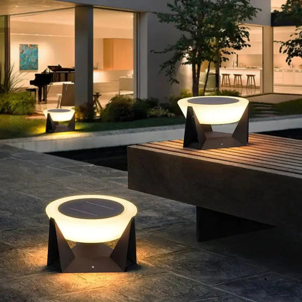 Designerska Lampa Zewnętrzna na Energii Słonecznej