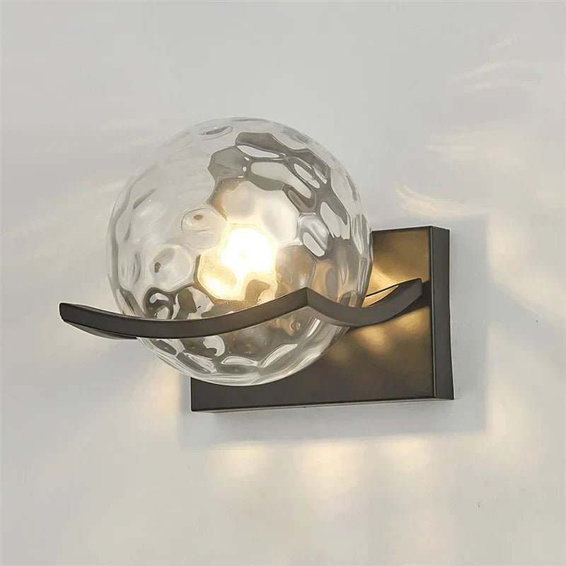 Elegancka Lampa Ścienna LED Szklana Konstrukcja i Przytulna Atmosfera