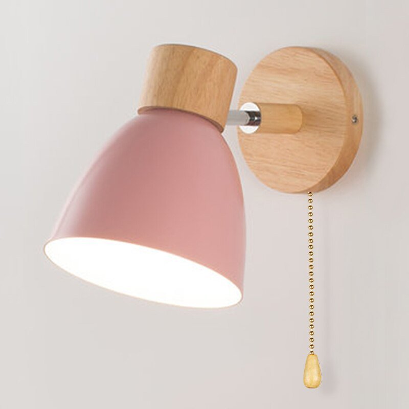 Stylowa drewniana lampa ścienna z łatwym sterowaniem