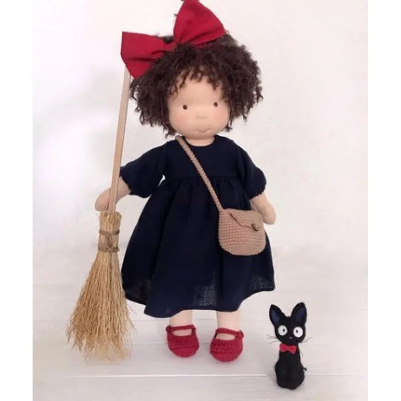 Bawełniana Lalka w Stylu Waldorfskim z Kawaii Detalami i Materiałowym Opakowaniem