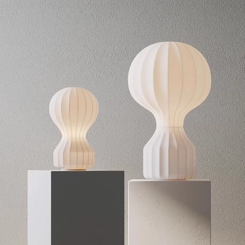 Lampa Stołowa Wabi Sabi z Jedwabnym Abażurem – Minimalistyczna Lampa LED do Salonów i Jadalni 3