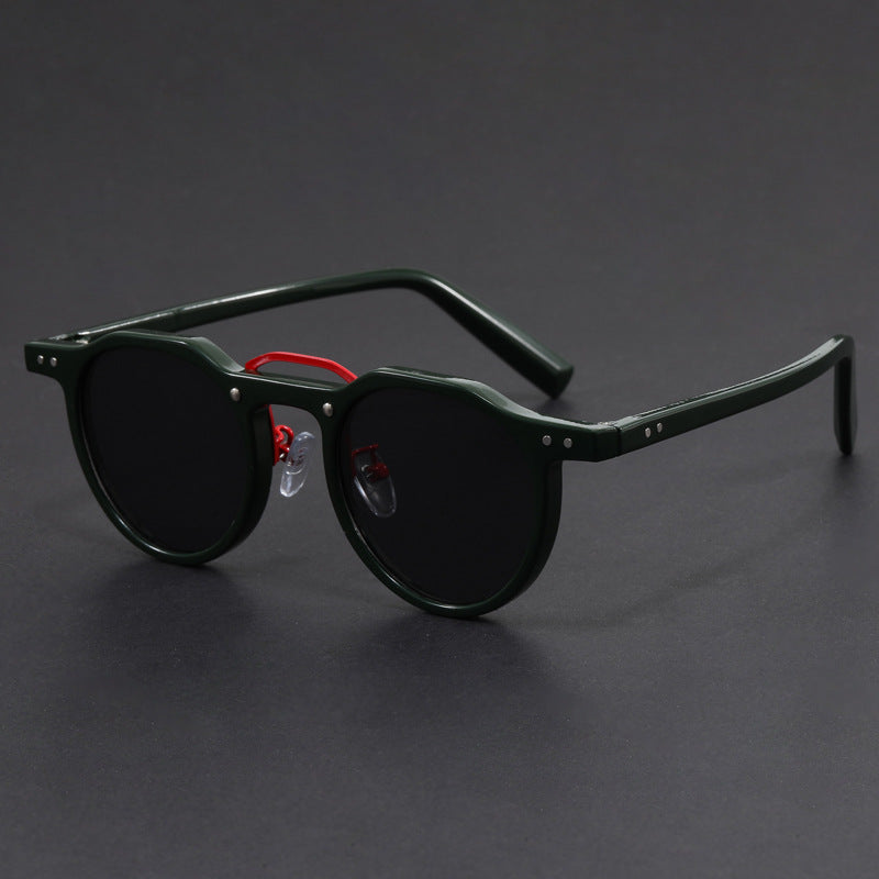 Stylowe Okulary z Pełną Ochroną UV i Outdoorowym Charakterem
