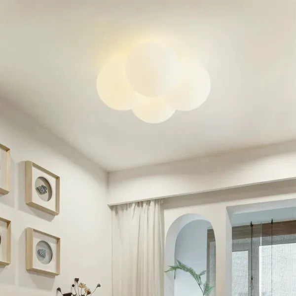 Ściemnialna lampa sufitowa LED zapewniająca nastrojowe oświetlenie