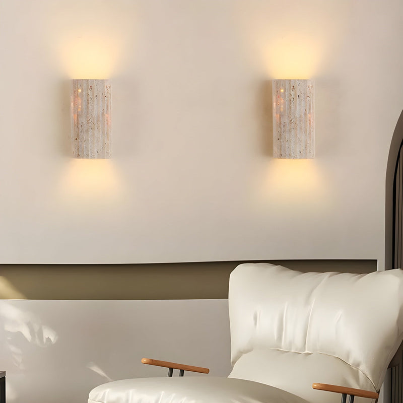 Lampa ścienna z naturalnego kamienia dla stylowego wnętrza