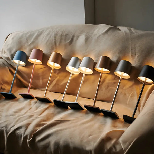 Lampa stołowa, która ładuje się bez kabli!