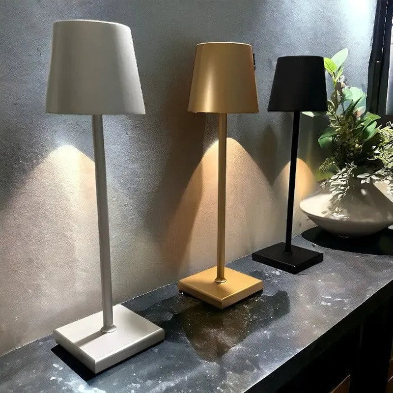 Lampa stołowa, która ładuje się bez kabli!