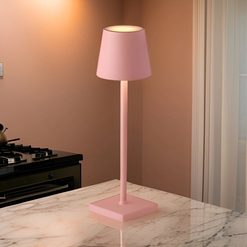 Lampa stołowa, która ładuje się bez kabli!