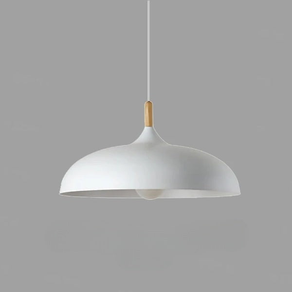 Wytrzymała dębowa lampa sufitowa zapewniająca ponadczasowe oświetlenie